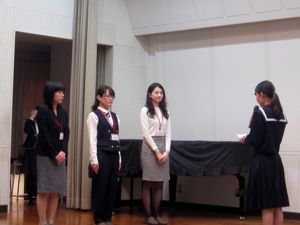 中３卒業生講演会が行われました。