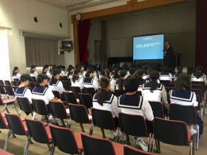 県内３大学合同説明会が行われました。